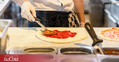 Corso di pizza per principianti a Roma con TuChef.